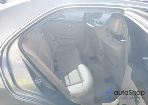 2013 Mercedes-Benz E 350 4Matic из США, поврежденный, VIN WDDHF8JB9DA714974